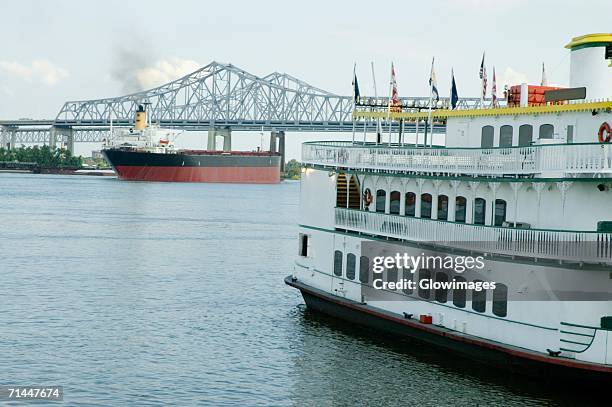 paddle steamer in a river, mississippi river, new orleans, louisiana, usa - louisiana boat stock pictures, royalty-free photos & images