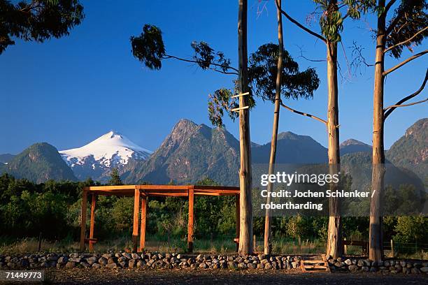 volcano villarrica, villarrica national park, curarrehue, chile, south america - villarrica stock pictures, royalty-free photos & images