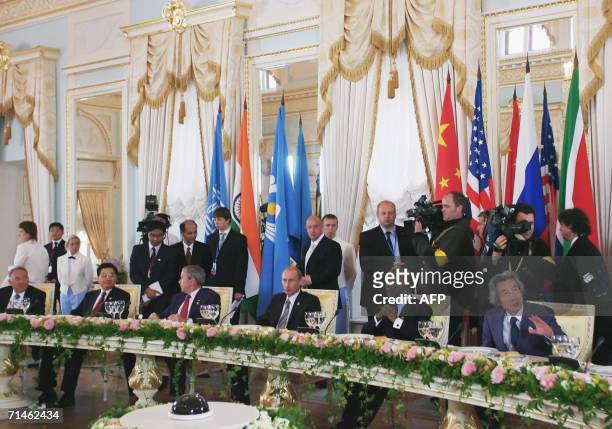Kazakh President Nursultan Nazarbayev, Chinese President Hu Jintao , US President George W.Bush, Russian President Vladimir Putin, South African...