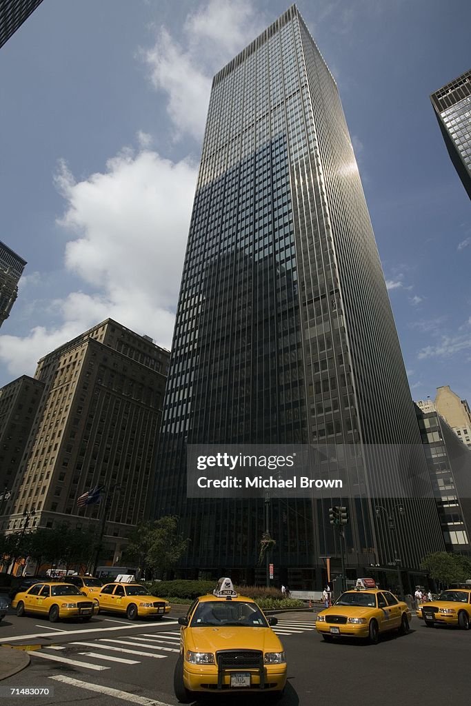 The JPMorgan Chase building at 270 Park Avenue July 19, 2006