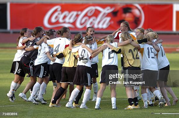Germany celebrates the winning the game during the Women's U19 European Championship Semi Final between Germany and Russia at Stadium Neufeld on July...