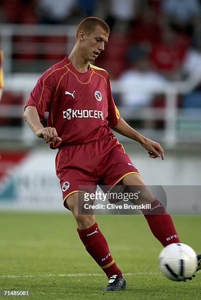 Steve Sidwell of Reading in action against Rushden and Diamonds during the pre-season friendly match at Nene Park on July 19, 2006 in...