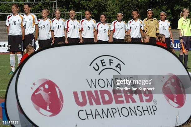 The German Team : Josephine Schlanke, Carolin Schiewe, Juliane Hoefler, Friederike Engel, Juliane Maier, Babett Peter, Meike Weber, Isabel...
