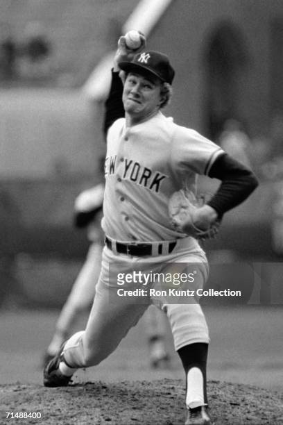 Pitcher Gil Patterson, of the New York Yankees, throws a pitch during a game on July 8, 1973 against the Cleveland Indians at Municipal Stadium in...