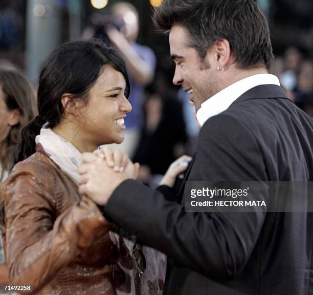 Los Angeles, UNITED STATES: Actress Michelle Rodriguez and Colin Farrell meet on the red carpet of the premiere of "Miami Vice" in Los Angeles, 20...