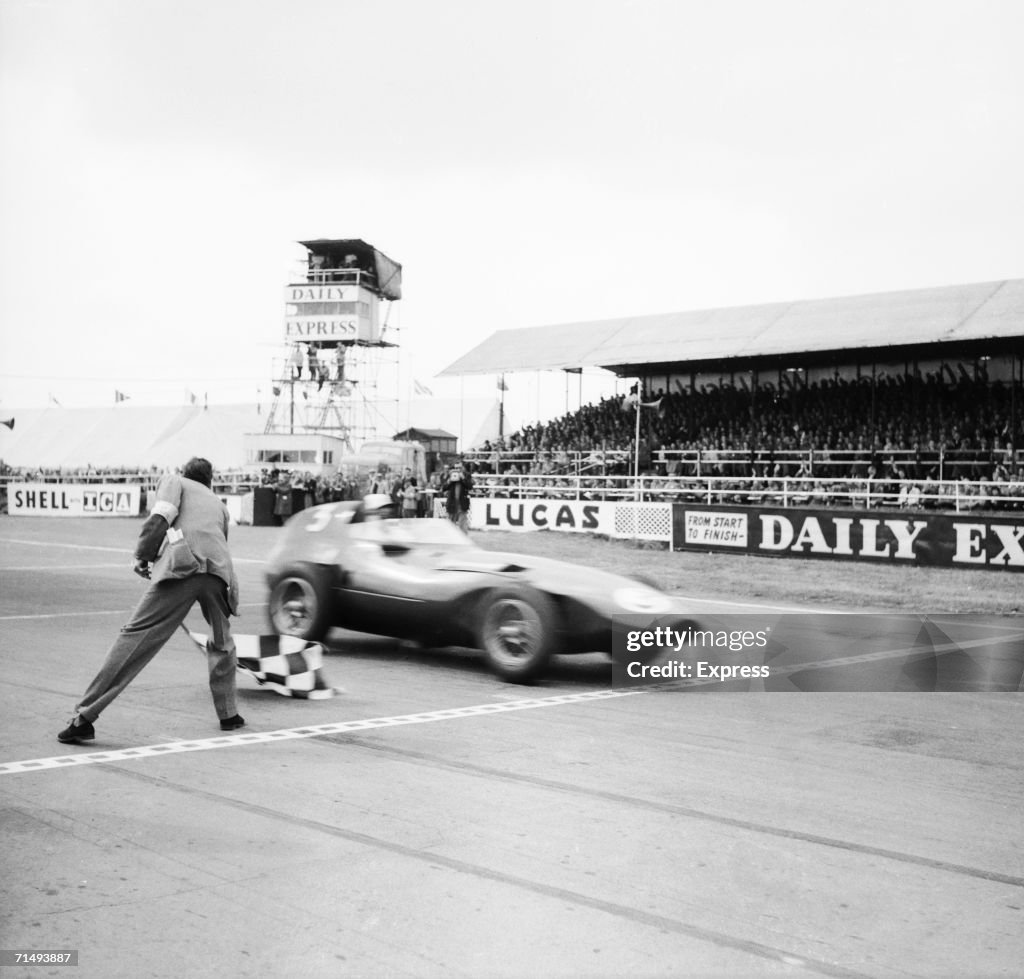 Moss Wins Race