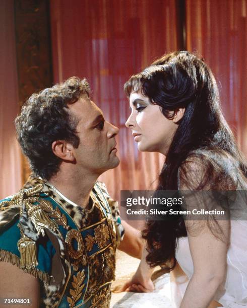 Elizabeth Taylor, in the title role, and Richard Burton as Marc Antony in 'Cleopatra', directed by Joseph L. Mankiewicz, 1963.