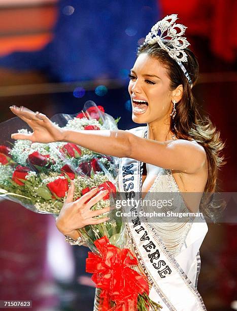Miss Puerto Rico Zuleyka Rivera Mendoza is named Miss universe during the Miss Universe 2006 pageant at the Shrine Auditorium on July 23, 2006 in Los...