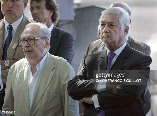 French actor Jacques Brialy attends French film director Gerard Oury's Funeral, 24 July 2006 at the Montparnasse cemetery in Paris. Gerard Oury, the...