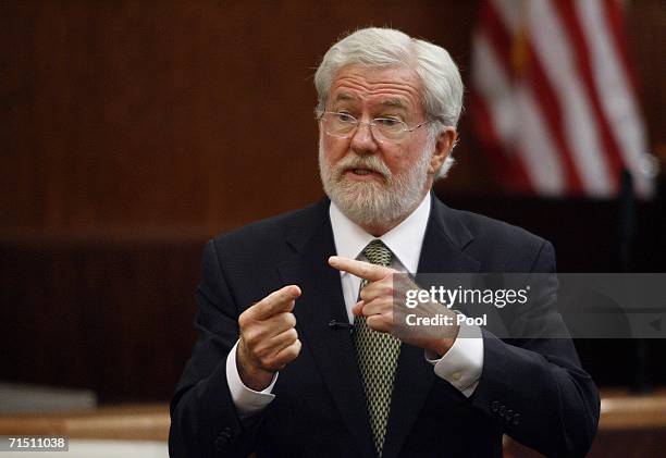 Defense attorney George Parnham addresses the jury during closing arguments in Andrea Yates' retrial July 24, 2006 in Houston, Texas. Yates' 2002...