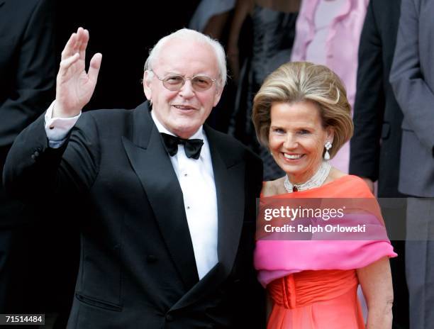 Former German President Roman Herzog and his wife Alexandra Freifrau von Berlichingen arrive for the opening performance of Richard Wagner's "Der...