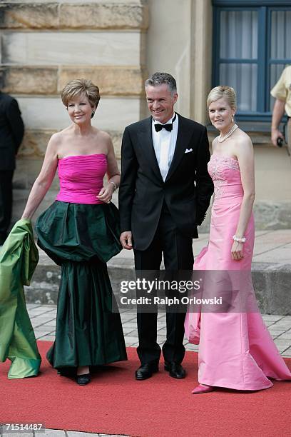 German actress Caroline Reiber and her husband Dr. Luitpold Maier arrive for the opening performance of Richard Wagner's "Der fliegende Hollaender",...