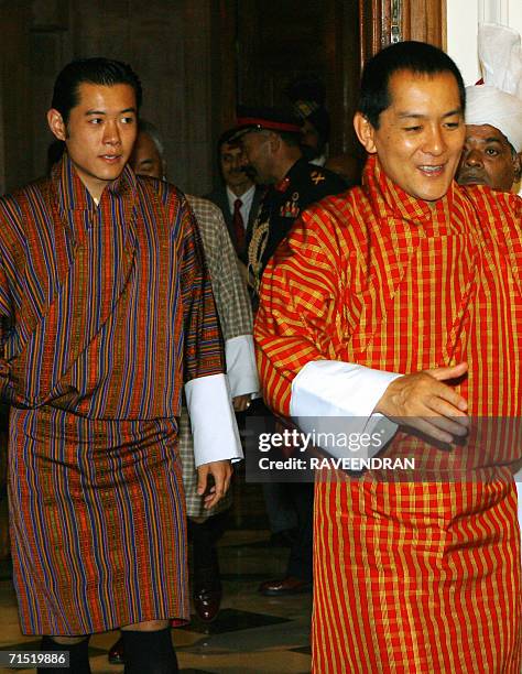 King of Bhutan, Jigme Singye Wangchuck, , Indian President A.P.J. Abdul Kalam, , and Bhutan's Crown Prince, Jigme Khesar Namgyal Wangchuck pause...