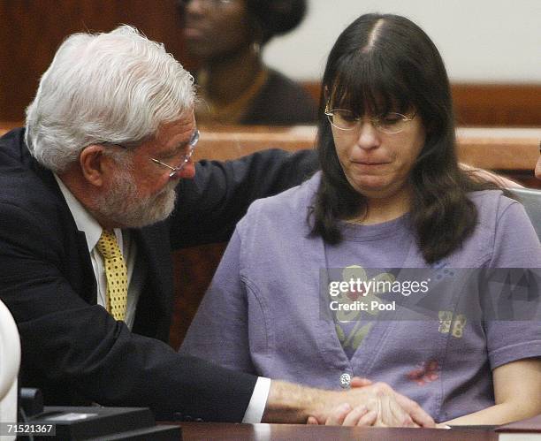 Andrea Yates sits with her attorney George Parnham after the not guilty by reason of insanity verdict was read in her retrial July 26, 2006 in...