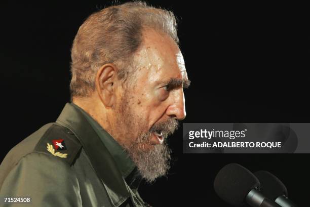 Cuban President Fidel Castro delivers a speech, 26 july 2006 in the city of Holguin, 700Km from Havana, during the inauguration of an electricity...
