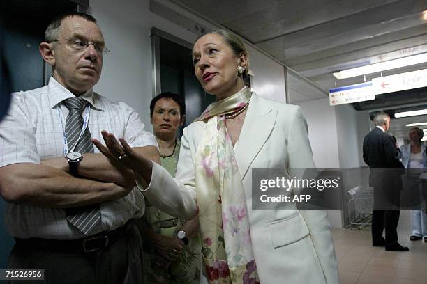 Commissioner Benitta Ferrero Waldner visits the Rambam hospital in the northern Isreali city of Haifa 27 July 2006. Tuomioja, whose country currently...