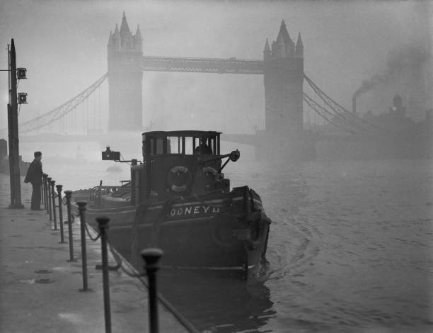 GBR: 5th December 1952 - The Great Smog Of London Begins