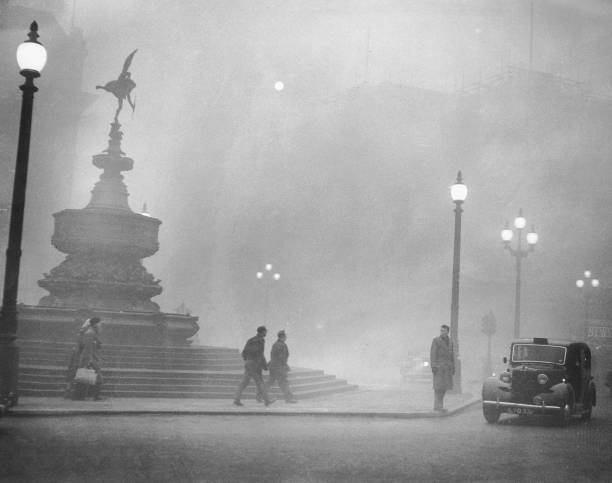 GBR: 5th December 1952 - The Great Smog Of London Begins