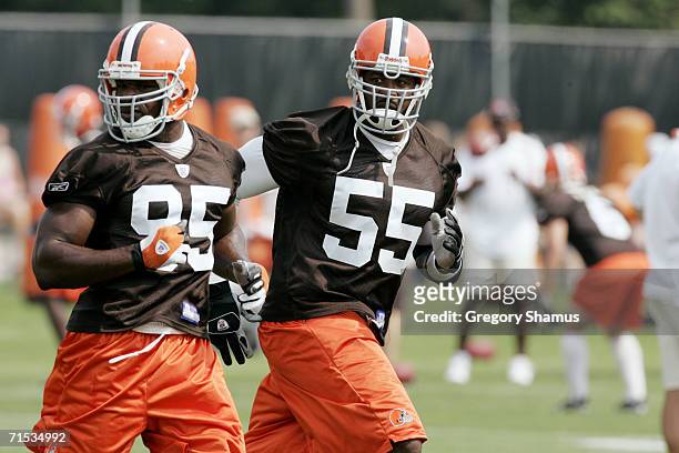 Linebacker Willie McGinest of the Cleveland Browns runs a drill during training camp at the Cleveland Browns Training and Administrative Complex on...