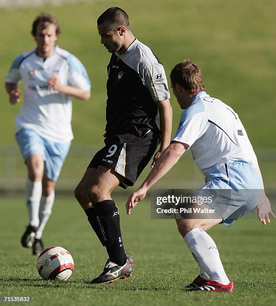 Daniel Rodrigues of the Knights in action during the round three A-League pre-season match between the New Zealand Knights and the Sydney FC at North...