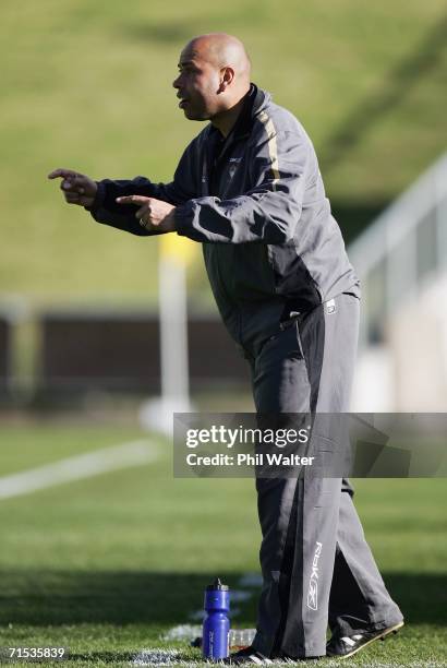 Paul Nevin, Coach of the Knights, instructs his players during the round three A-League pre-season match between the New Zealand Knights and the...