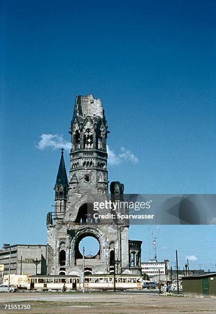 kaiser wilhelm memorial church (ged?chtniskirche), berlin, germany - kaiser wilhelm memorial church stock pictures, royalty-free photos & images