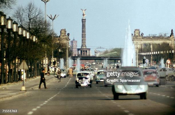 traffic on road near the victory column (siegess?ule), berlin, germany - 1960 stock pictures, royalty-free photos & images