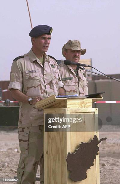 Tarin Kowt, AFGHANISTAN: Dutch General Dick Berlijn speaks during a joint press conference with Commando Commander colonel Theo Vleugels during the...