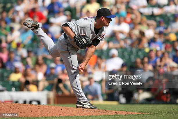 Billy Wagner of the New York Mets pitches during the game against the Chicago Cubs at Wrigley Field in Chicago, Illinois on July 14, 2006. The Mets...