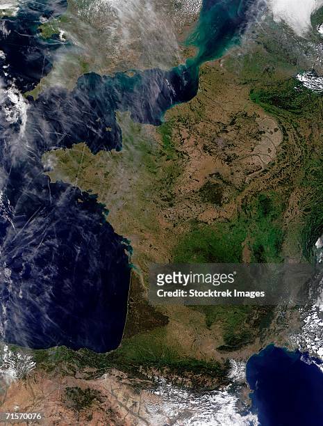 "france, satellite image" - satellite tracks stockfoto's en -beelden