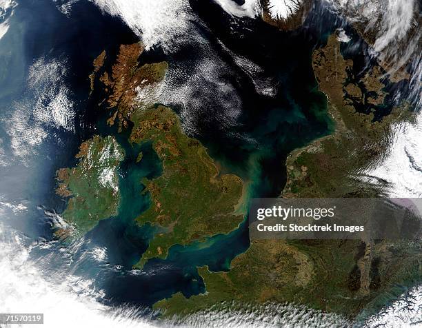 "united kingdom, ireland, and northwest europe, satellite image" - denmark ireland bildbanksfoton och bilder