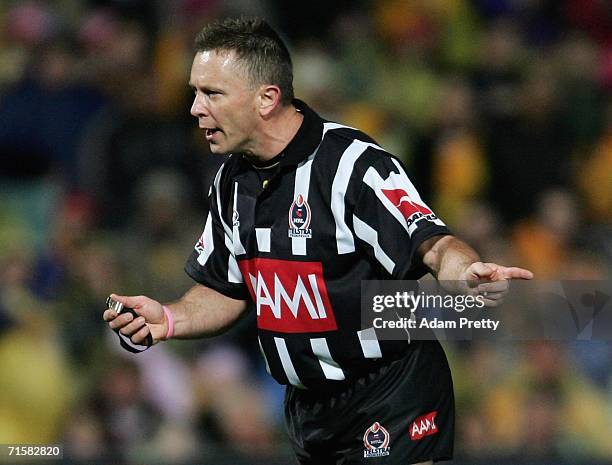 Steve Clark referees during the round 22 NRL match between the Parramatta Eels and the St George Illawarra Dragons at Parramatta Stadium on August 4,...