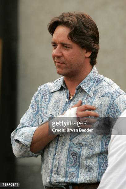 Actor Russell Crowe appears on set during the filming of Universal Pictures "American Gangster" on August 4, 2006 in Brooklyn borough of New York...
