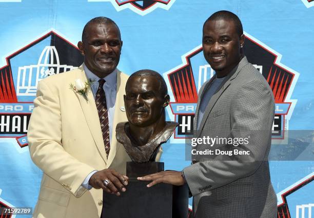 Donald Ralph Carson 416 Harry Carson Giants Stock Photos, High-Res Pictures, and Images ...