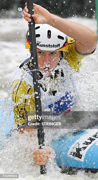 Prague, CZECH REPUBLIC: Germany's Jennifer Bongardt competes in the K1 Women race at the ICF Canoe/Kayak Slalom Racing World Championships 2006 in...