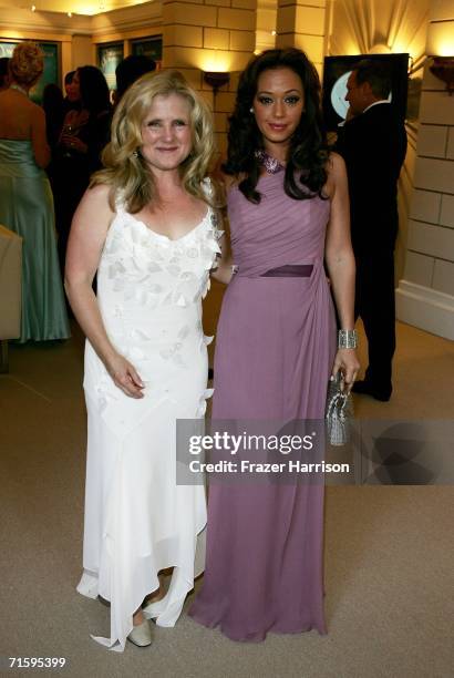 Actors Nancy Cartwright and Leah Remini pose at the Church of Scientology Celebrity Centre 37th Anniversary Gala on August 5, 2006 in Hollywood,...