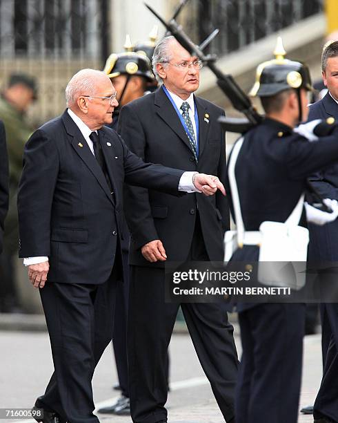 El presidente de Nicaragua Oscar Bolanos ingresa al Congreso Nacional en Bogota el 07 de agosto de 2006, para asistir a la toma de mando del...