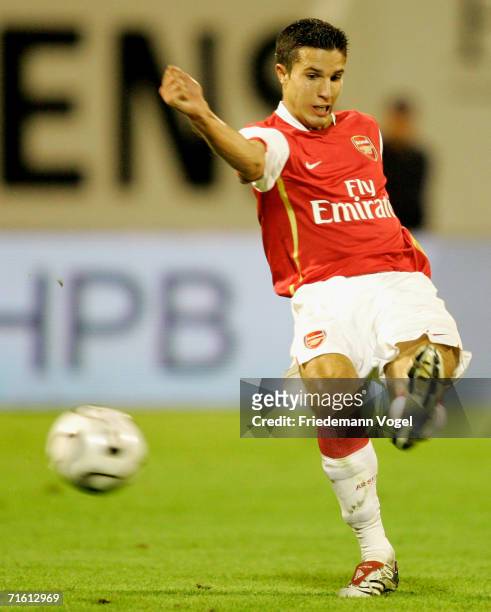 Robin Van Persie of Arsenal in action during the UEFA Champions League Qualification third round match between Dinamo Zagreb and Arsenal at the...
