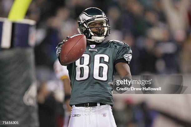 Wide Receiver Reggie Brown of the Philadelphia Eagles celebrates a touchdown on January 1, 2006 at Lincoln Financial Field in Philadelphia,...