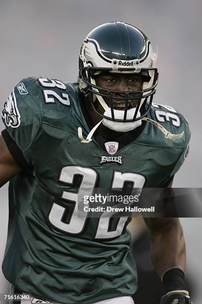 Strong Safety Michael Lewis of the Philadelphia Eagles enters the field during the game against the Washington Redskins on January 1, 2006 at Lincoln...
