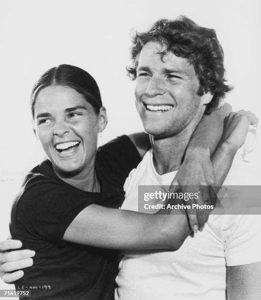 Ali MacGraw and Ryan O'Neal, stars of the film 'Love Story', directed by Arthur Hiller, 1970.