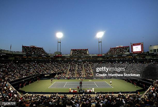 General view of the match between Fernando Gonzalez of Chile and Roger Federer of Switzerland during the semifinals of the Toronto Masters Series...