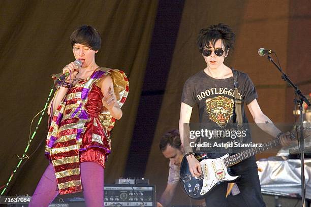 Karen O and Nick Zinner of the Yeah Yeah Yeahs performs at McCarren Pool Park on August 12, 2006 in New York City.