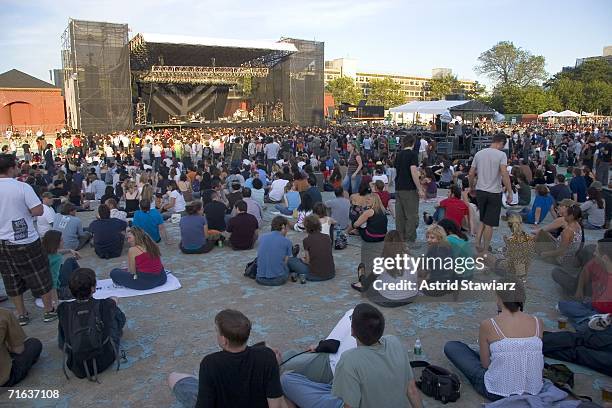 Sonic Youth and Yeah Yeah Yeahs perform at McCarren Pool Park on August 12, 2006 in New York City.