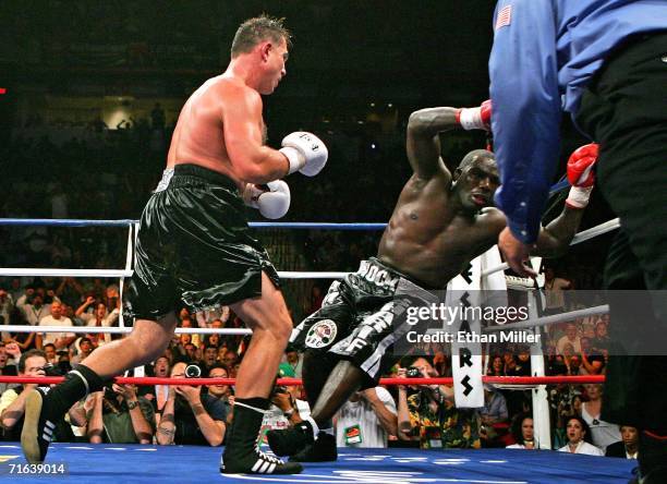 Hasim R 57 Tko Of Hasim Rahman Photos & High Res Pictures - Getty Images