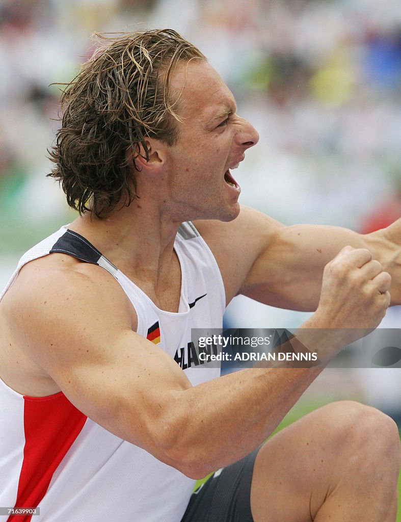 Lobinger Germany's Tim Lobinger reacts while competing during the Men's Pole ...