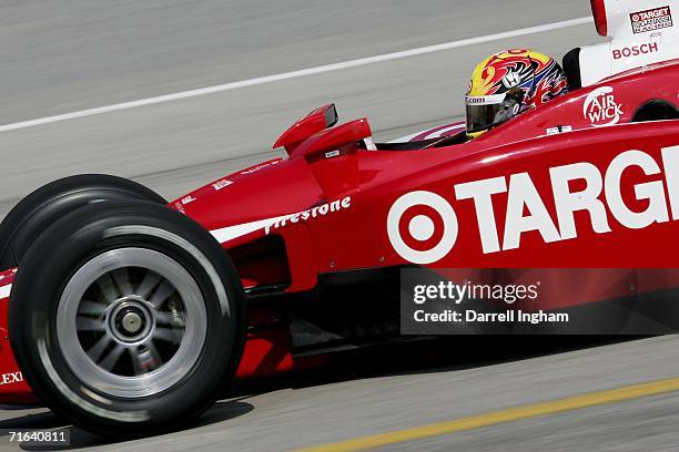 Dan Wheldon drives the Target Ganassi Racing Dallara Honda during the IRL IndyCar Series Meijer Indy 300 on August 13, 2006 at the Kentucky Speedway...