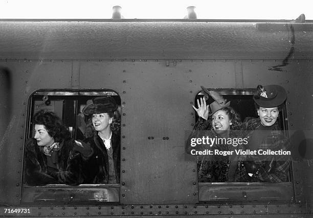 Departure of Viviane Lovesong, Danielle Darrieux, Suzy Delair and Junie Astor for the presentation of film of Henri Decoin "First Go" in Berlin....