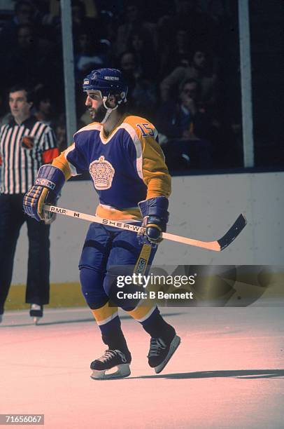 Canadian professional ice hockey player Daryl Evans of the Los Angeles Kings skates on the ice during a game against the New York Islanders, Nassau...