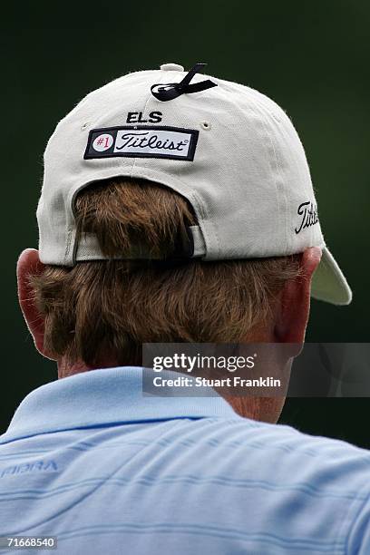 Ernie Els wears a black ribbon in remembrance of Heather Clark, the wife of Darren Clark, during the first round of the 2006 PGA Championship at...